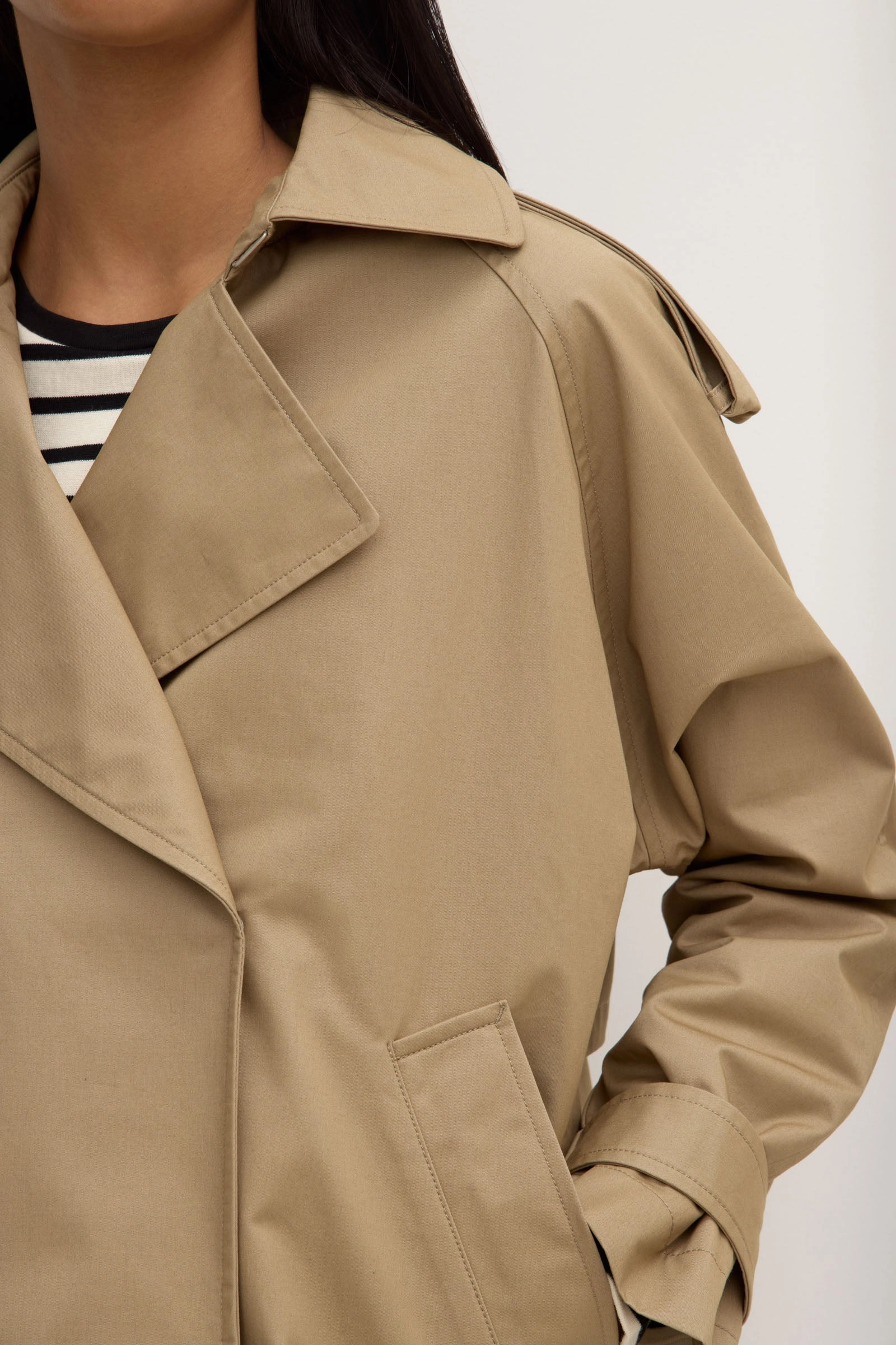 Arden Short Mac Jacket
