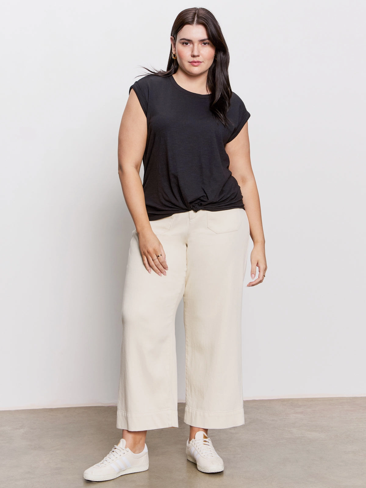 Knotted Muscle Tee Black Extended Sizing