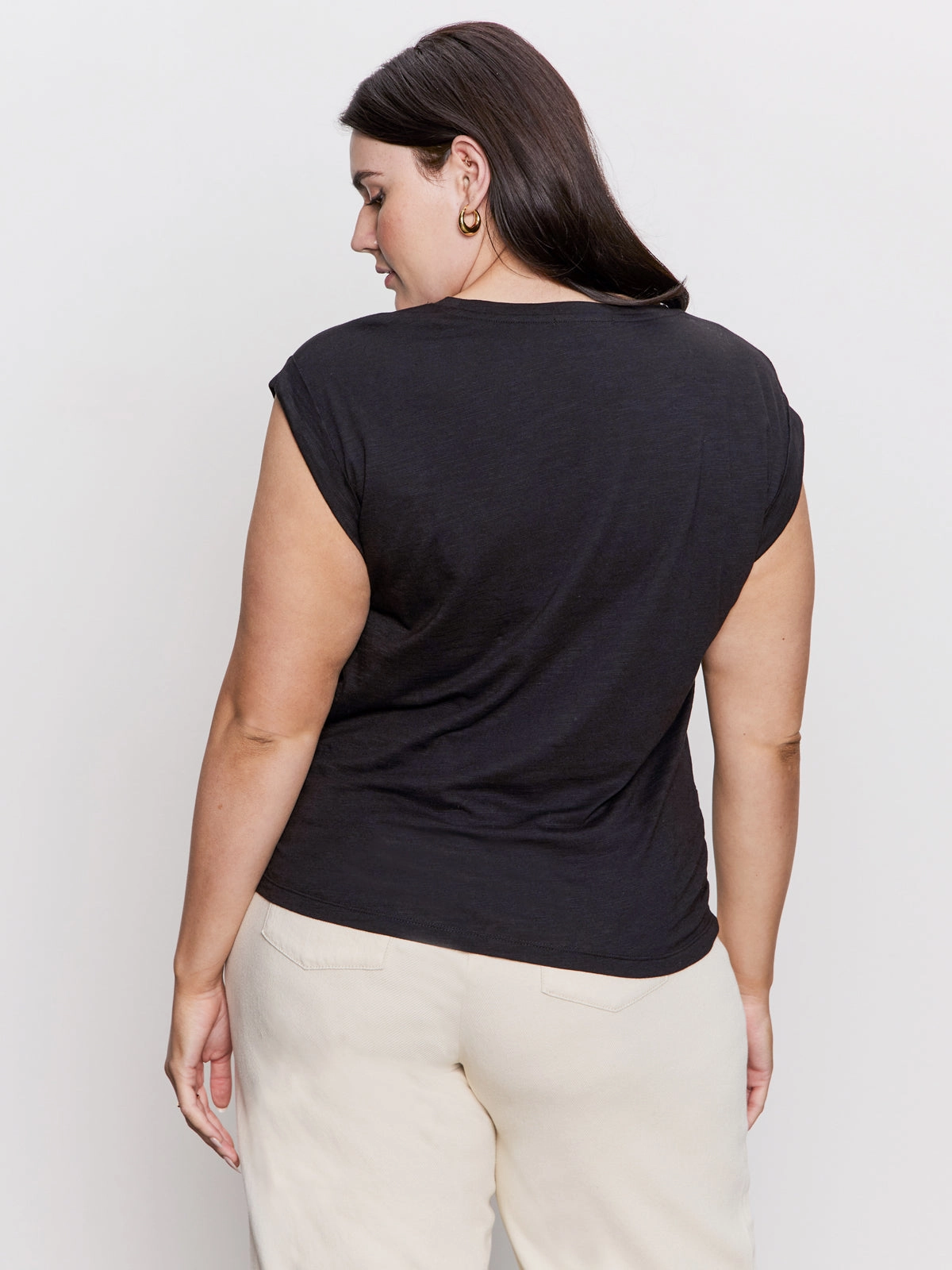 Knotted Muscle Tee Black Extended Sizing