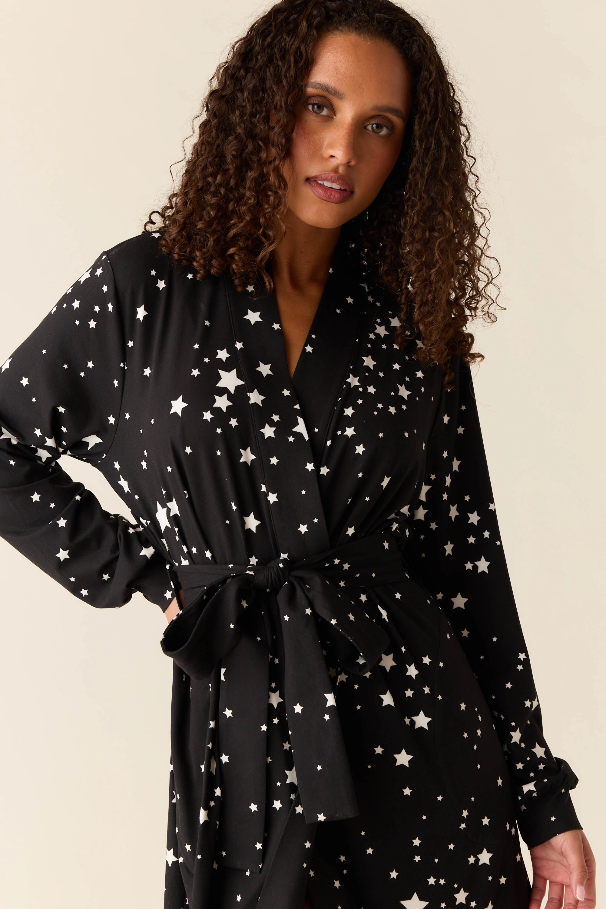 Quinn Banded Short Robe | Black Stars