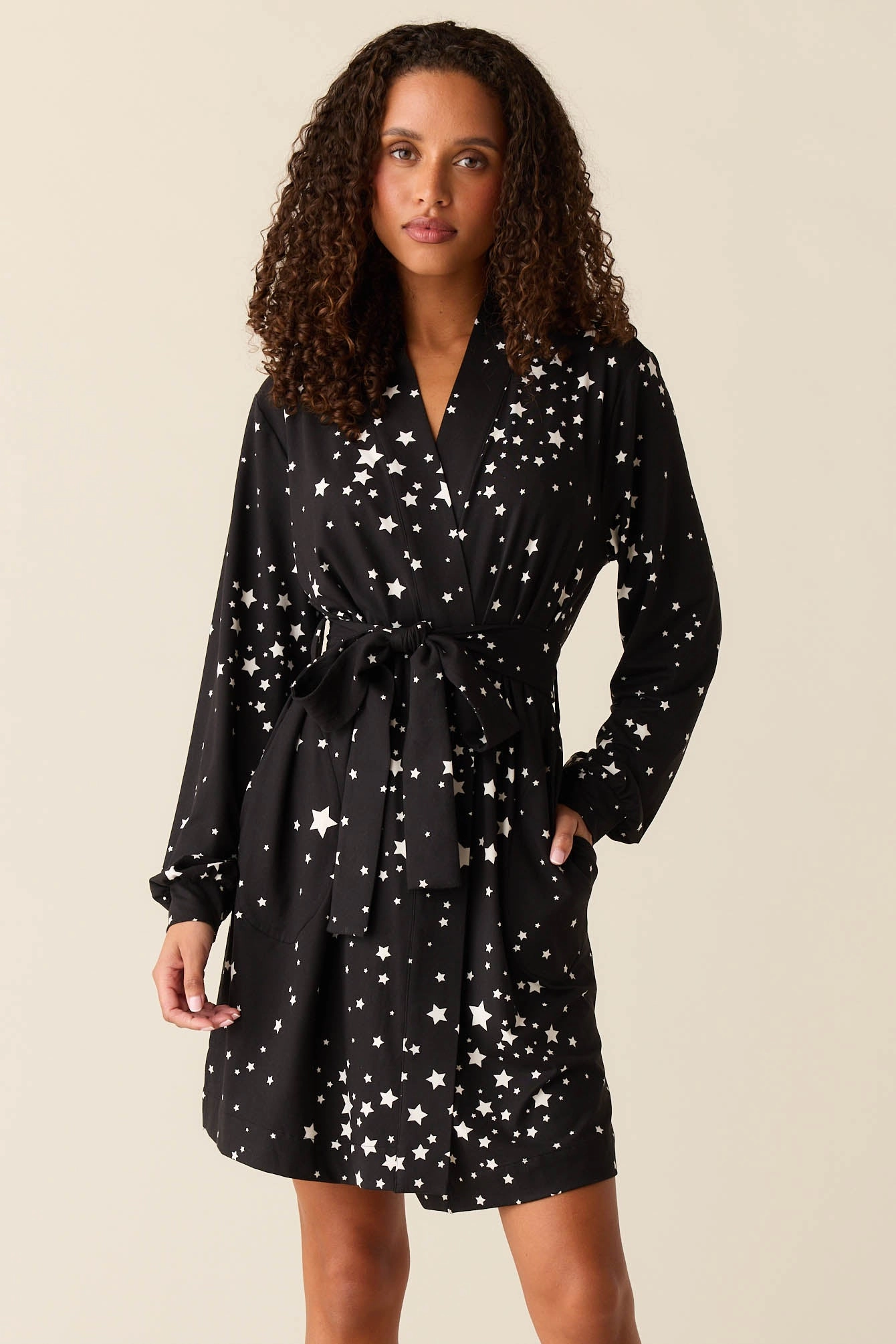 Quinn Banded Short Robe | Black Stars